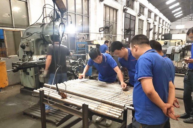 鄭州市神龍泵業(yè)有限公司每周對各個工序進行質(zhì)量監(jiān)督檢驗的現(xiàn)場。