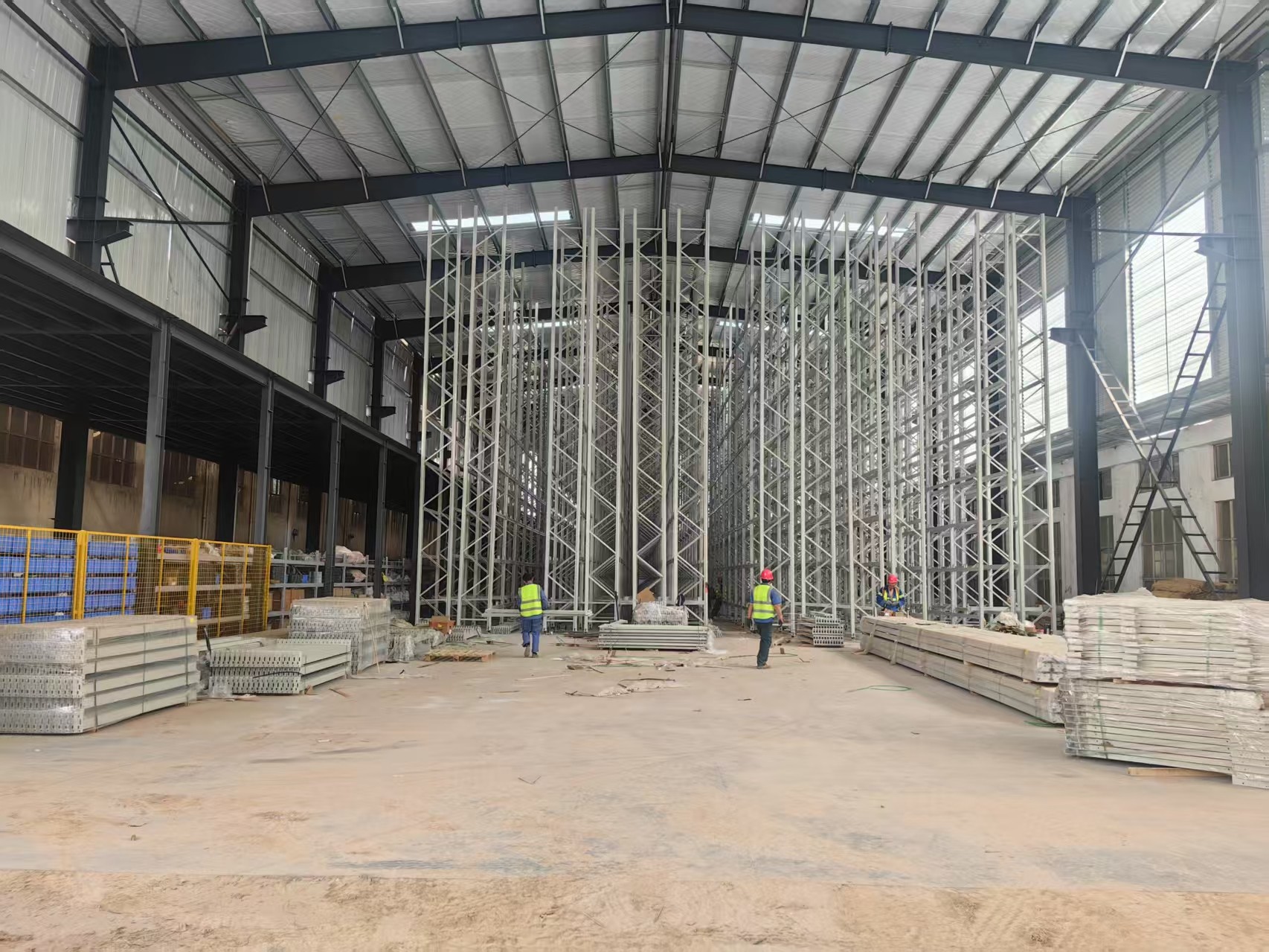 公司半成品倉庫進(jìn)行智能化立體倉儲改造